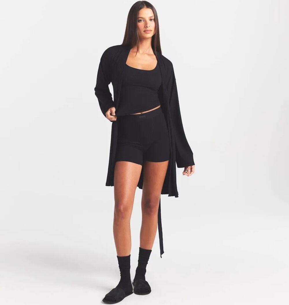 SKIMS black soft lounge robe size L
